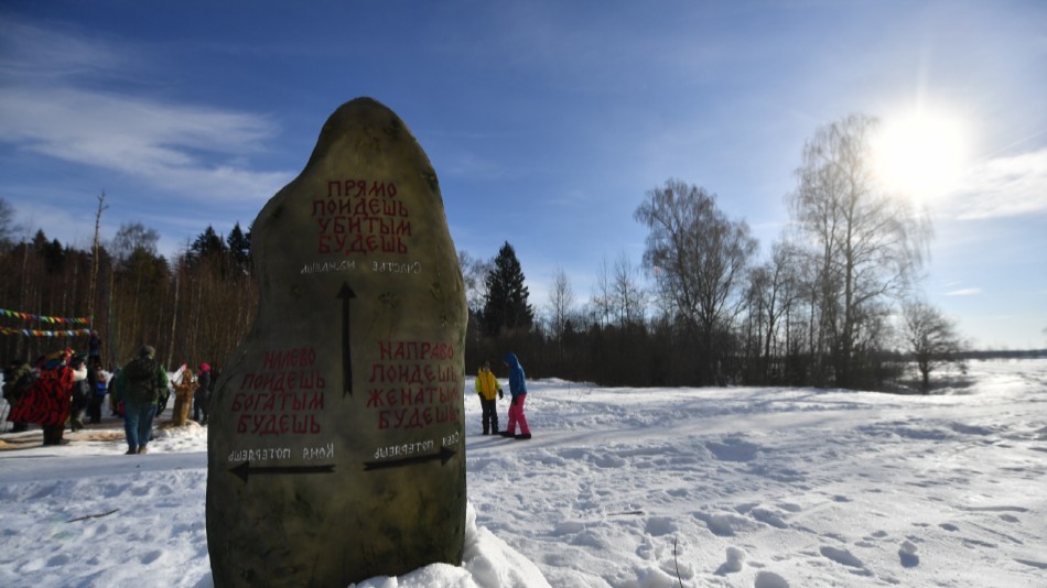 25 февраля - шестой день Масленичной недели, в народе он называется "Золовкины посиделки".